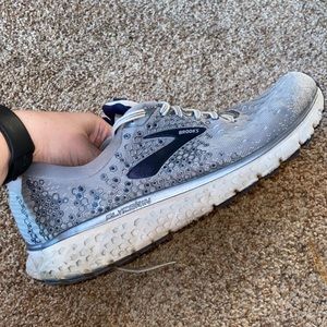 Brooks sneakers 10.5M